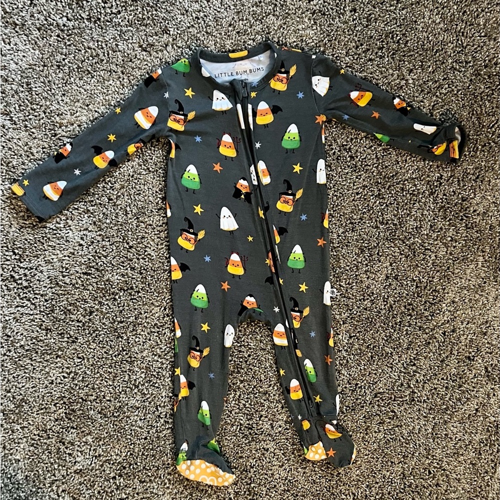 LITTLE BUM BUMS / BUMS AND ROSES Halloween Footie